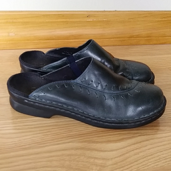 Clarks Leather Slip On Detailed Stitching Mules Clogs Shoes 8N Blue Green - Picture 11 of 16